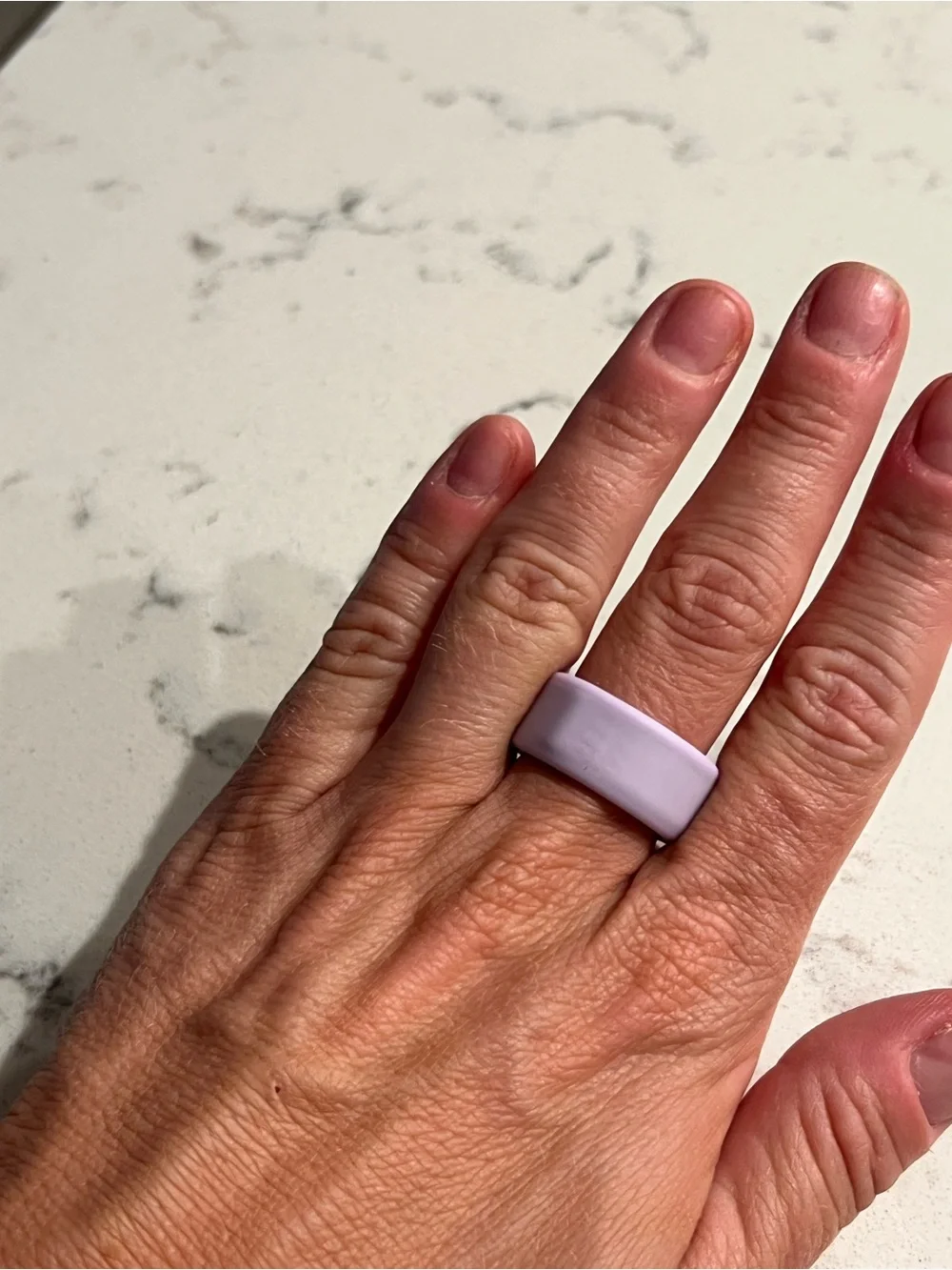 Oura Ring Gen 3 Heritage Silver, Size 8 - Picture 7 of 8